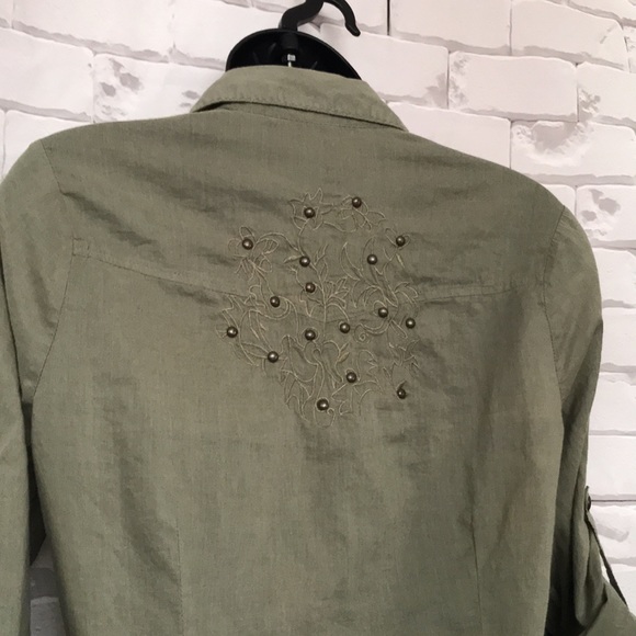Women’s Do & Be army green, pearl button top - Picture 6 of 7